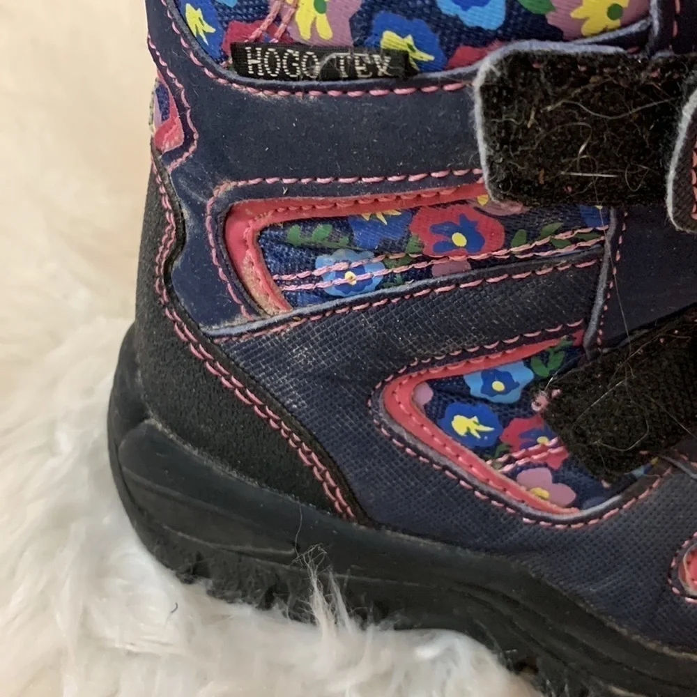 Baby girl Snow / winter boots by Galop with floral print Size 7
